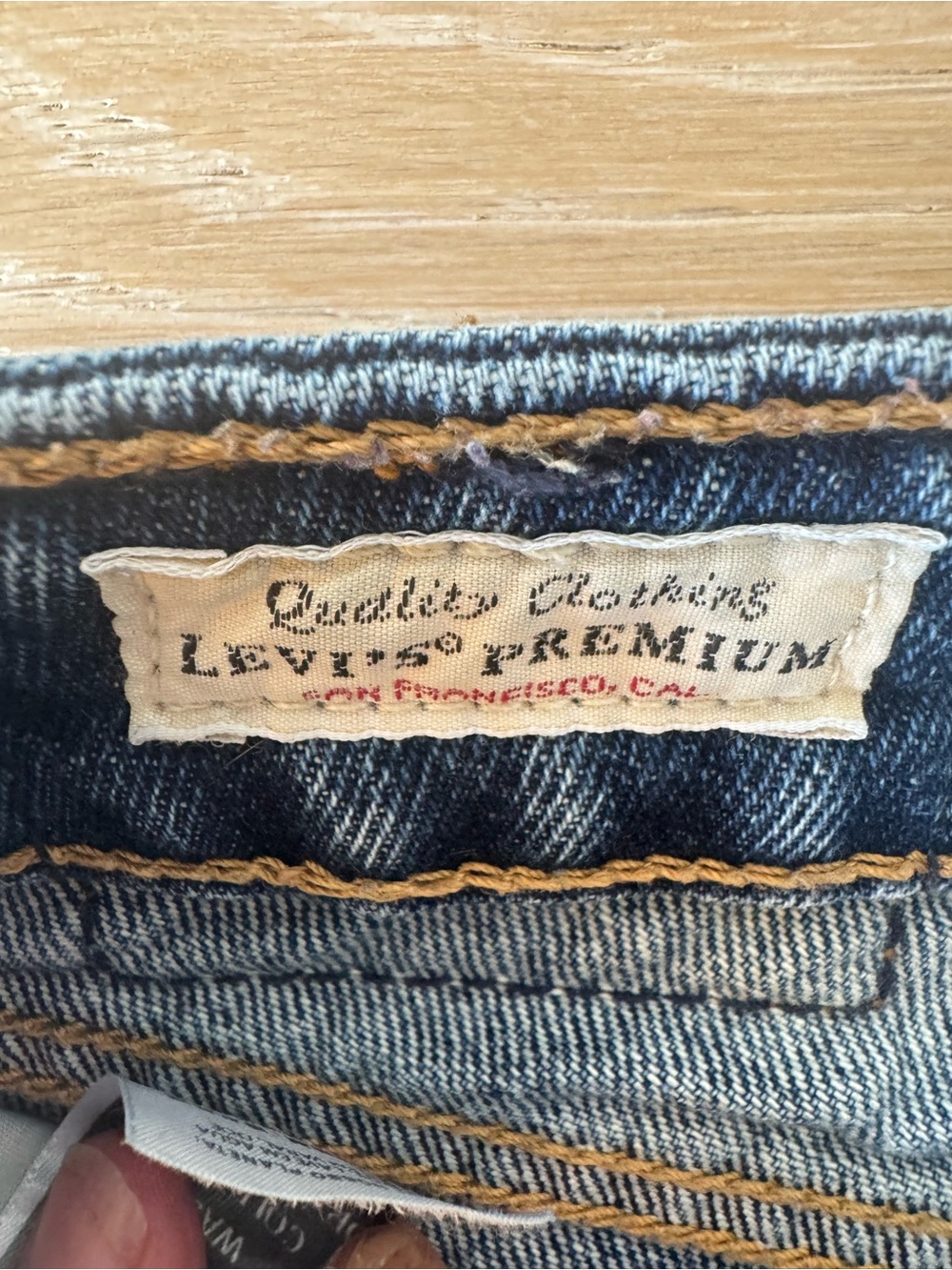 Levi’s low loose Jeans in Washed Blue - Picture 4 of 6